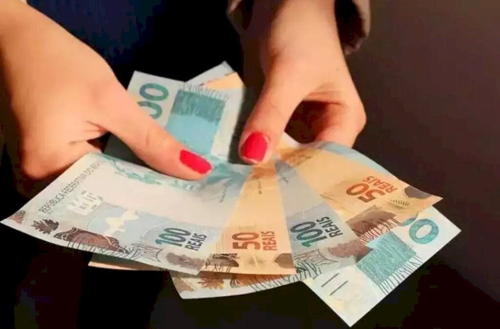 Governo projeta salário mínimo de R$ 1.630 no próximo ano