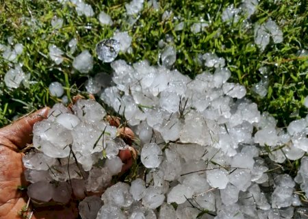 Fortes chuvas com granizo causou prejuízos ainda incalculáveis em Ivinhema