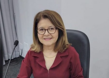 Ivonete Mendonça solicita execução de serviço de limpeza geral na Vila Cristina bem como patrolamento das estradas vicinais da granja e Colônia Quente